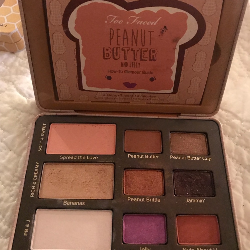Peanut butter and jelly pallet